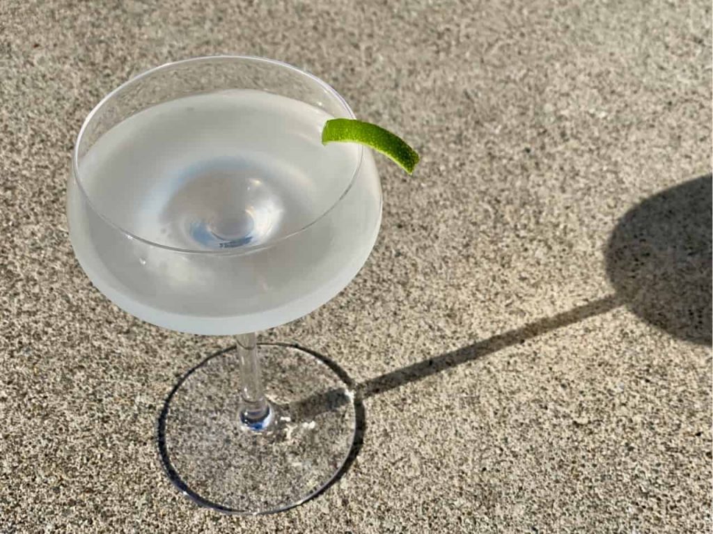 non alcoholic gimlet with lyres